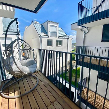 Modern Apartment With Balcony & Free Parking - Nearby Metro Wien Exteriör bild