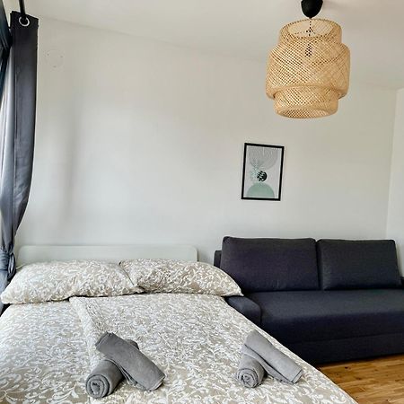Modern Apartment With Balcony & Free Parking - Nearby Metro Wien Exteriör bild