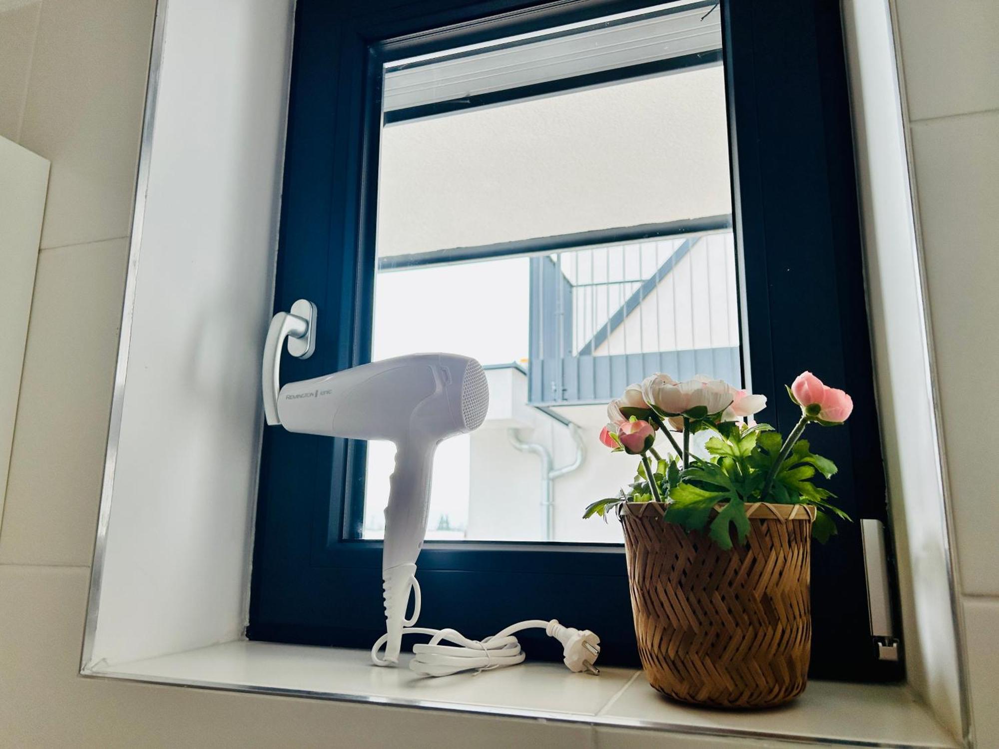 Modern Apartment With Balcony & Free Parking - Nearby Metro Wien Exteriör bild