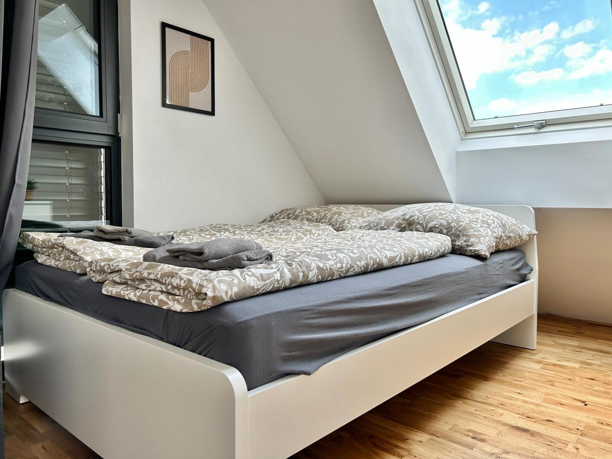 Modern Apartment With Balcony & Free Parking - Nearby Metro Wien Exteriör bild